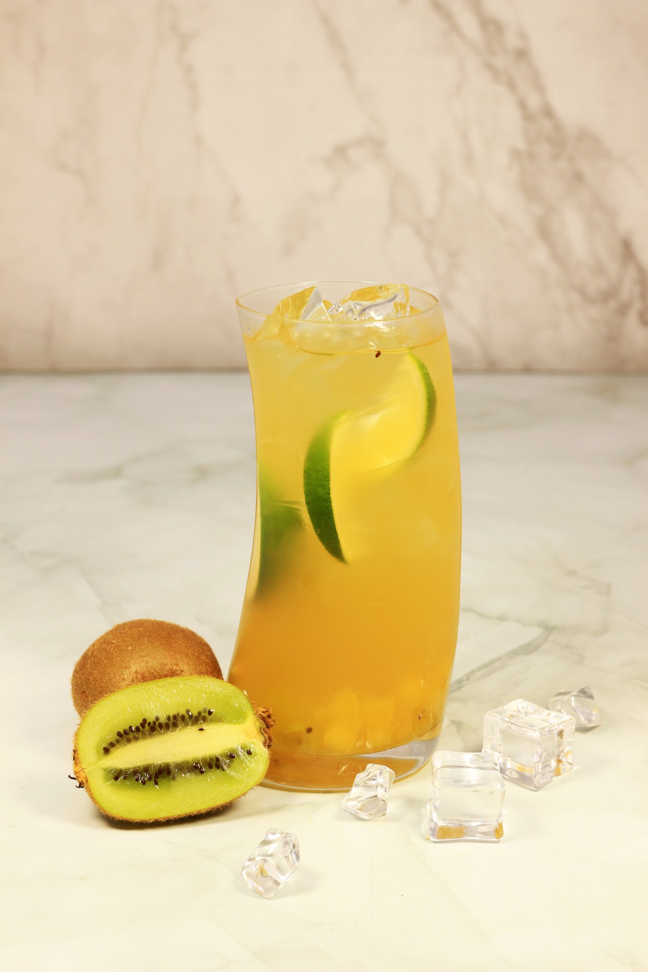 鳳梨奇異果冰茶