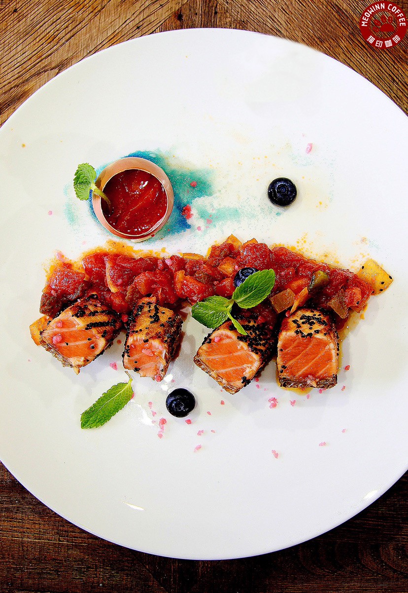 番茄芥末三文魚頭盤